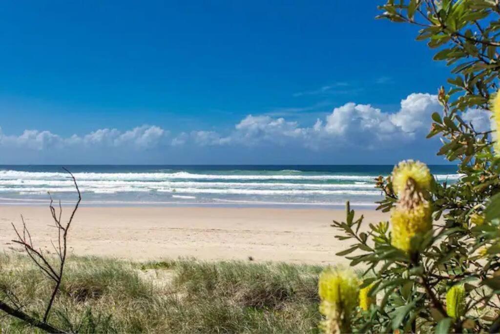 Fuller Holidays - Beachfront Tranquility, Beachfront Suffolk Park Villa Exterior photo